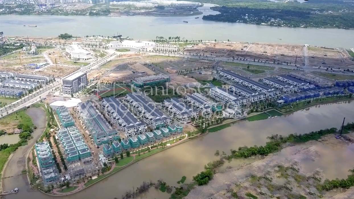 Nhà phố liên kế vị trí gần sông thoáng mát tại Aqua City