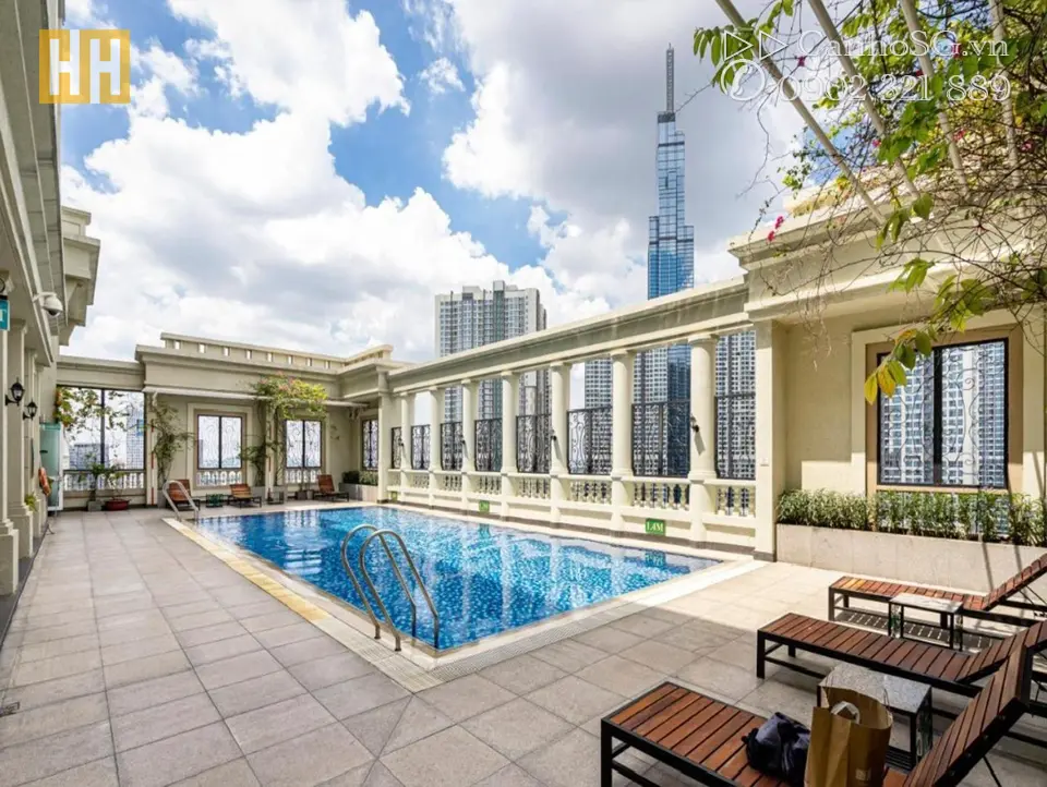 Hồ bơi tại khu chung cư The Manor quận Bình Thạnh