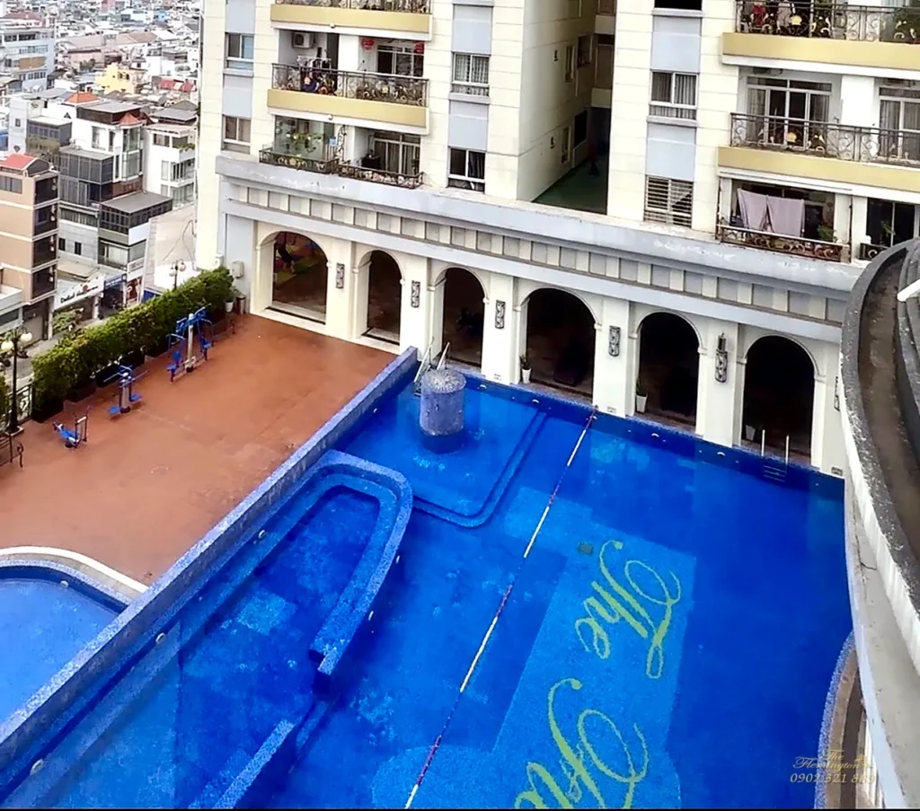 hồ bơi căn hộ The Flemington Quận 11 sạch sẽ thoáng mát