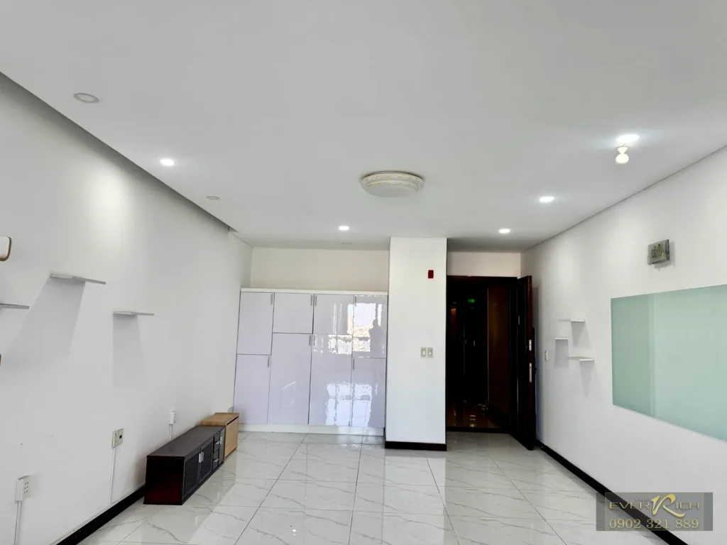 Ảnh phòng khách căn hộ The EverRich Quận 11 3PN 150m2, không gian trống dễ bố trí nội thất