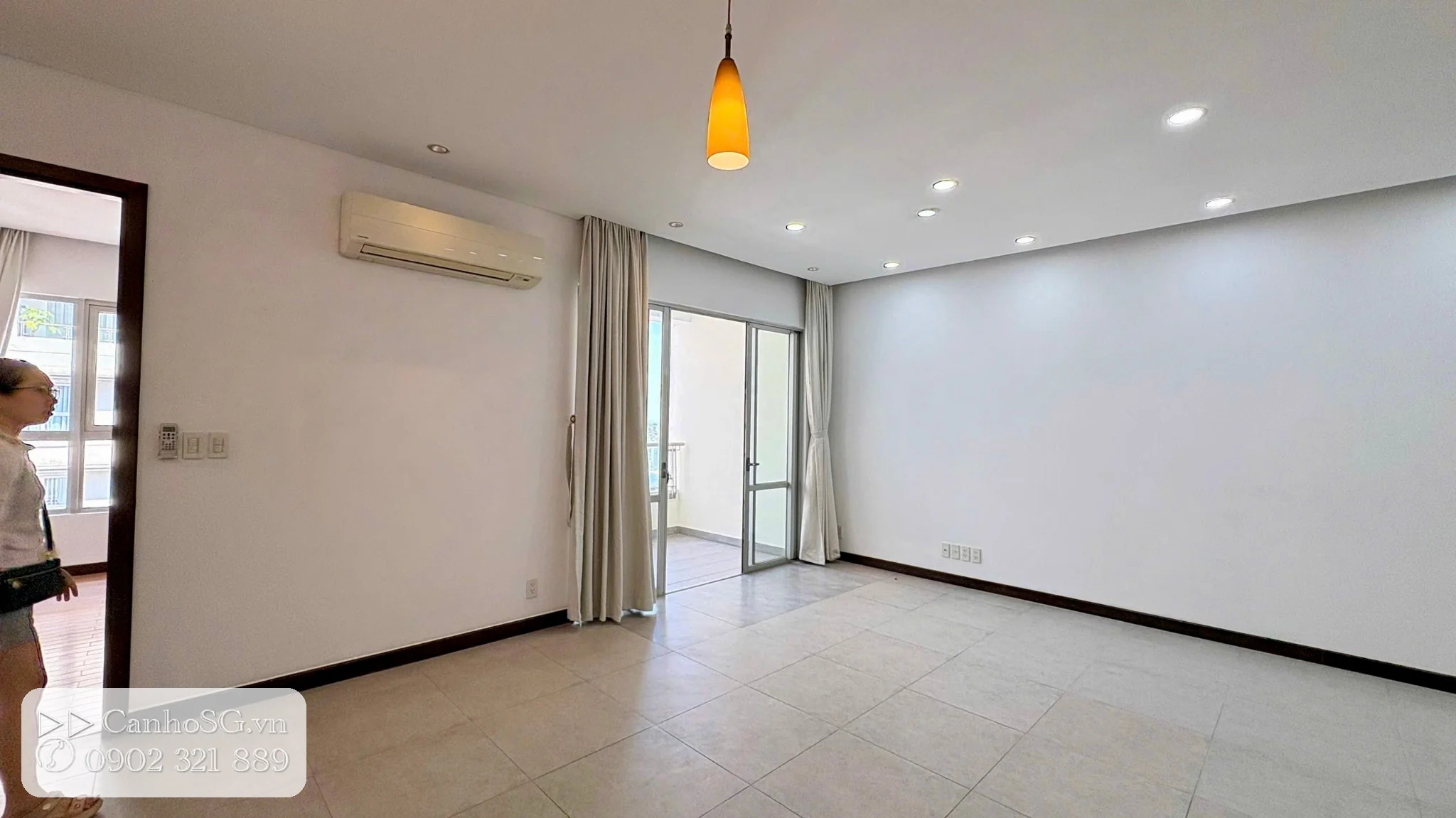 Phòng khách rộng The Everrich Quận 11