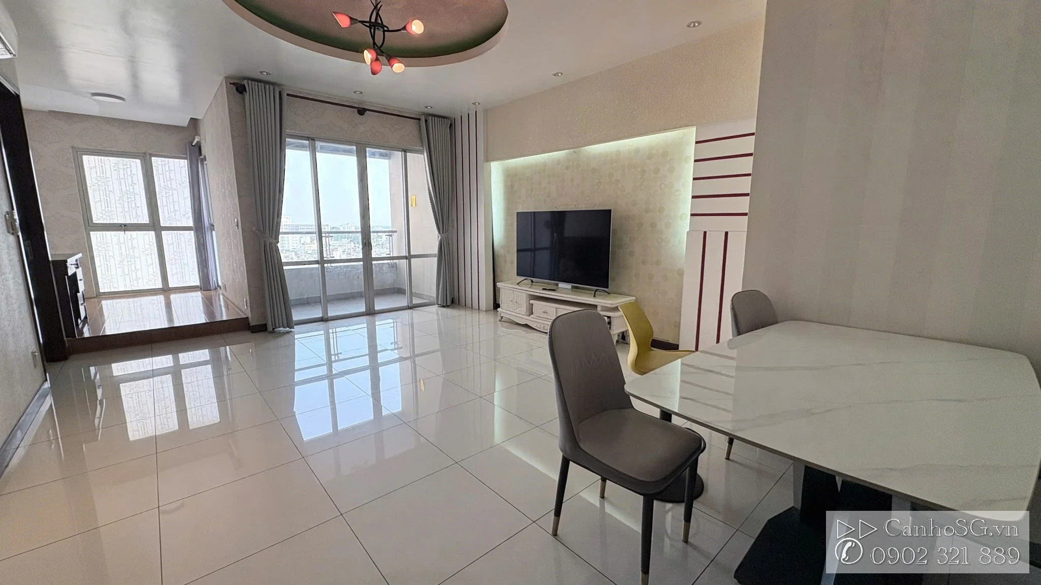 Phòng khách căn hộ The Everrich Quận 11 113m2 cho thuê