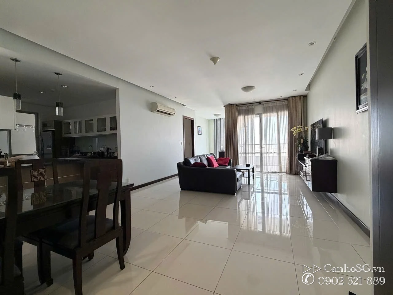 View ban công căn hộ The Everrich Quận 11 115m2 thoáng rộng