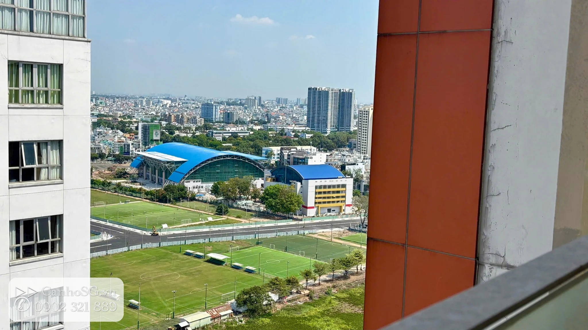 View ban công căn hộ The Everrich Quận 11