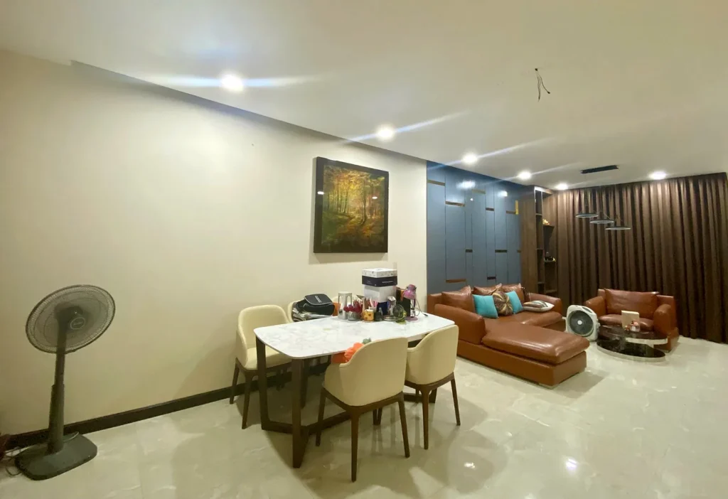 Không gian phòng khách và bàn ăn căn hộ The EverRich 1 Quận 11