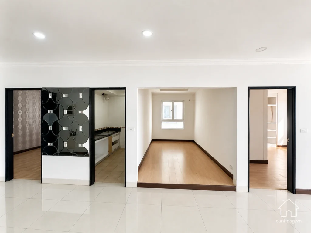 Không gian liên thông căn hộ The Flemington 96m² với các lối vào phòng ngủ, bếp và khu vực phụ trợ.